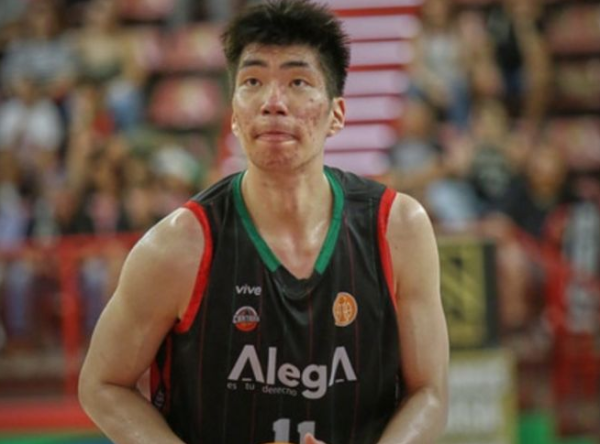 胜亿优配 余嘉豪留洋正式首秀：9分3篮板+罚球10中7 难阻24分惨败